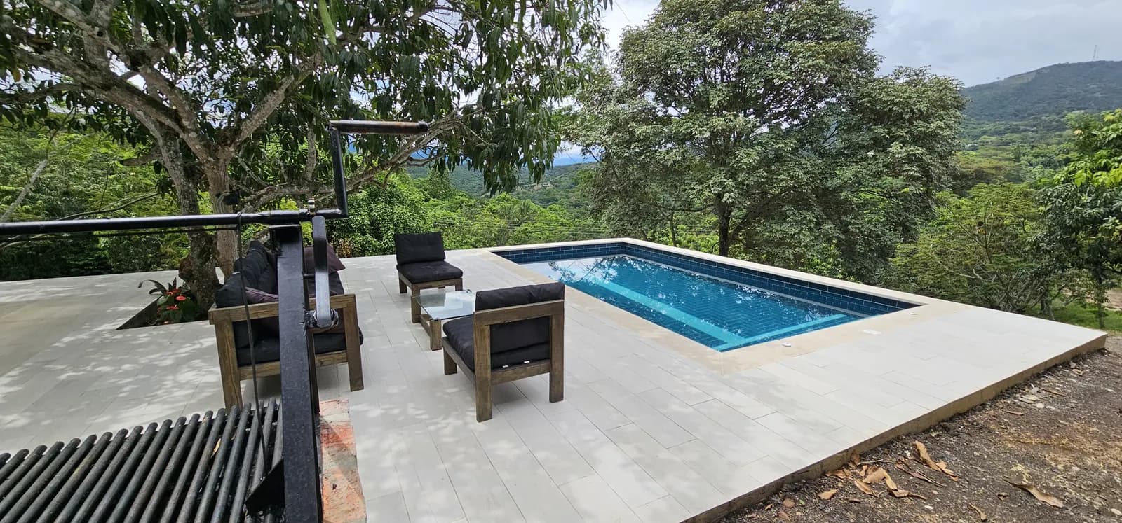 Casa campestre en Anapoima para 16 personas con piscina y jacuzzi